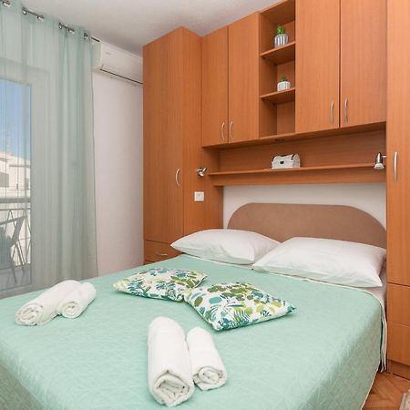 מאקרסקה Apartments Dalmato מראה חיצוני תמונה