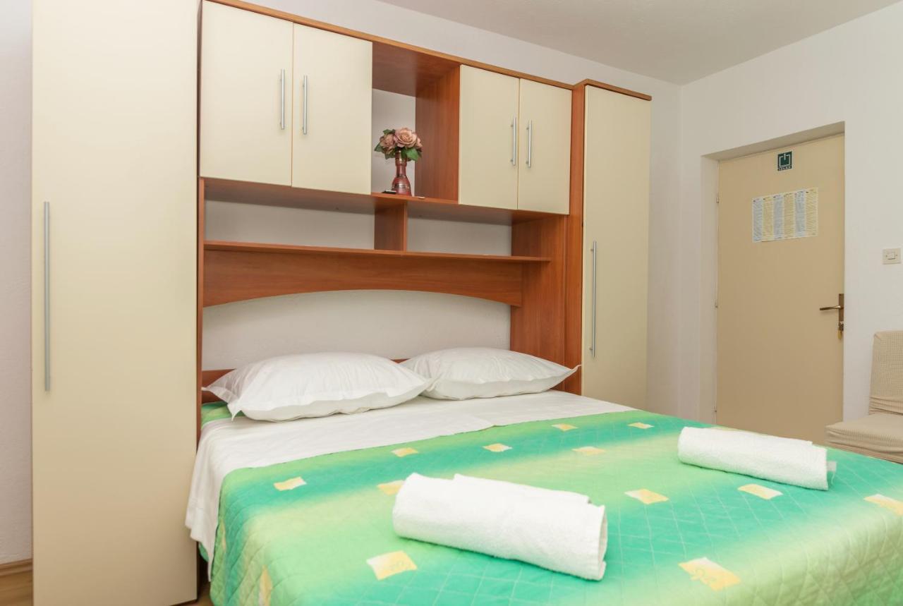 מאקרסקה Apartments Dalmato מראה חיצוני תמונה