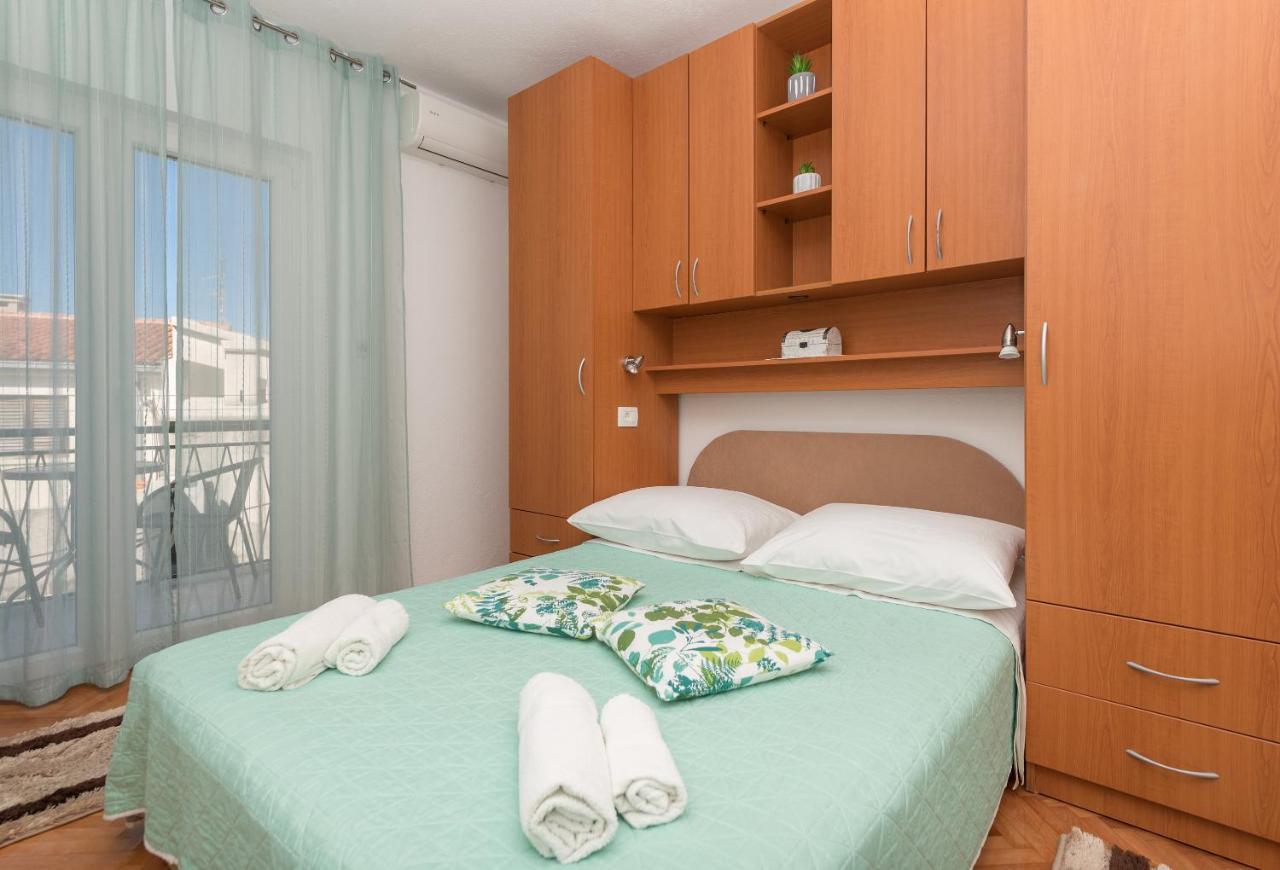 מאקרסקה Apartments Dalmato מראה חיצוני תמונה