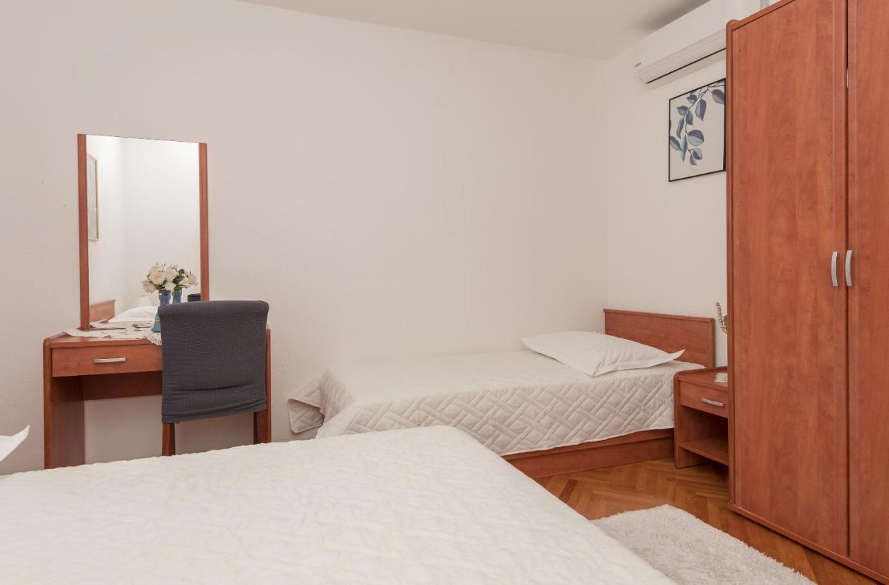 מאקרסקה Apartments Dalmato מראה חיצוני תמונה