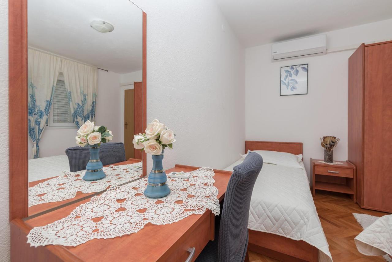 מאקרסקה Apartments Dalmato מראה חיצוני תמונה