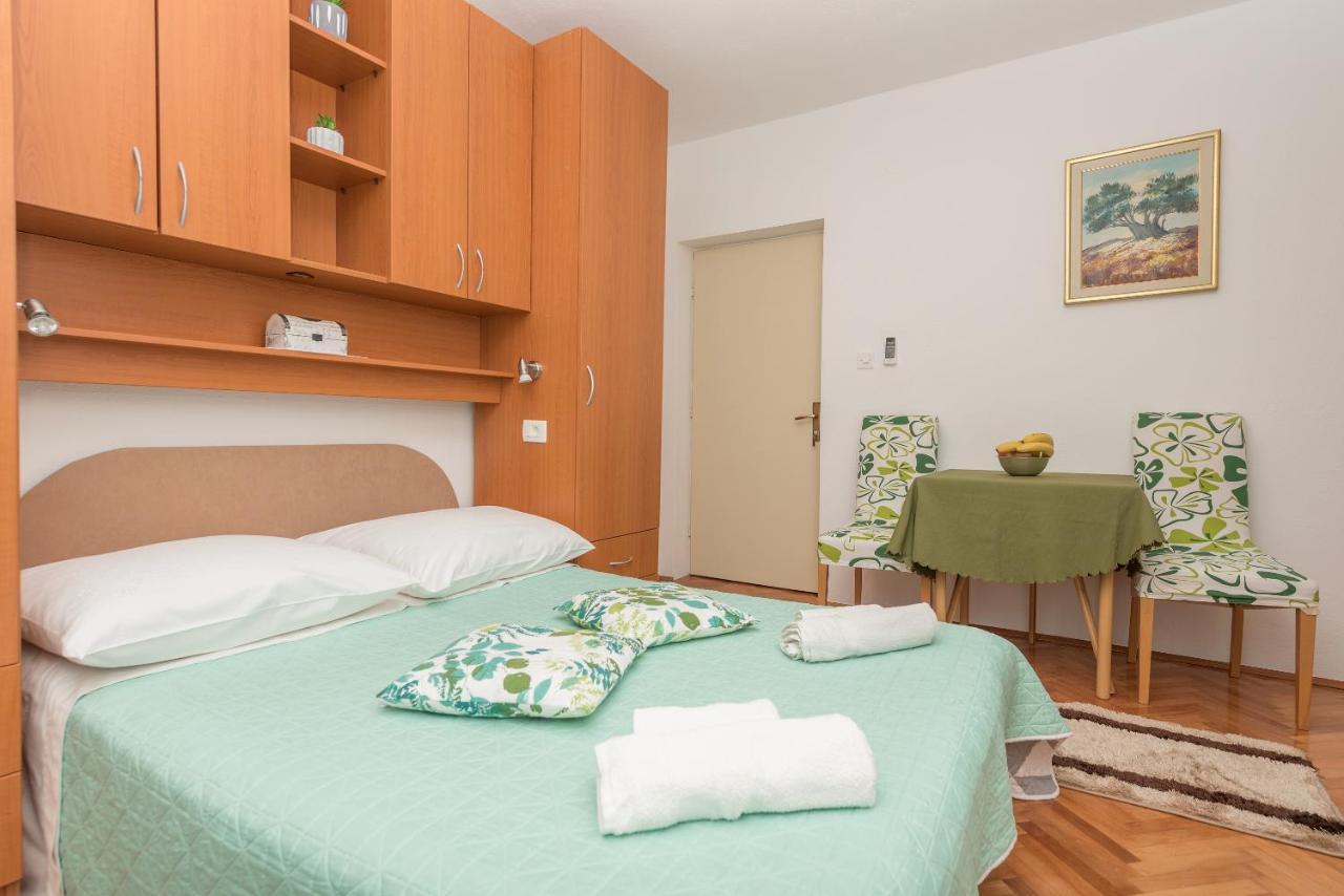 מאקרסקה Apartments Dalmato מראה חיצוני תמונה