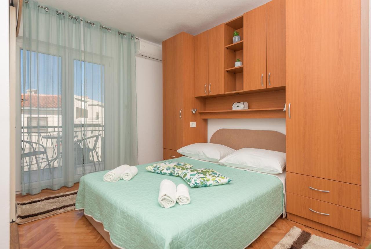 מאקרסקה Apartments Dalmato מראה חיצוני תמונה