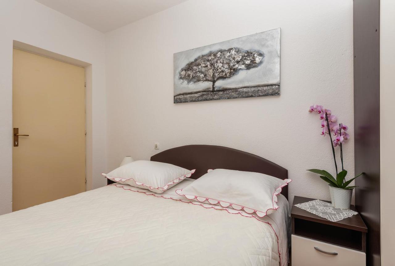 מאקרסקה Apartments Dalmato מראה חיצוני תמונה
