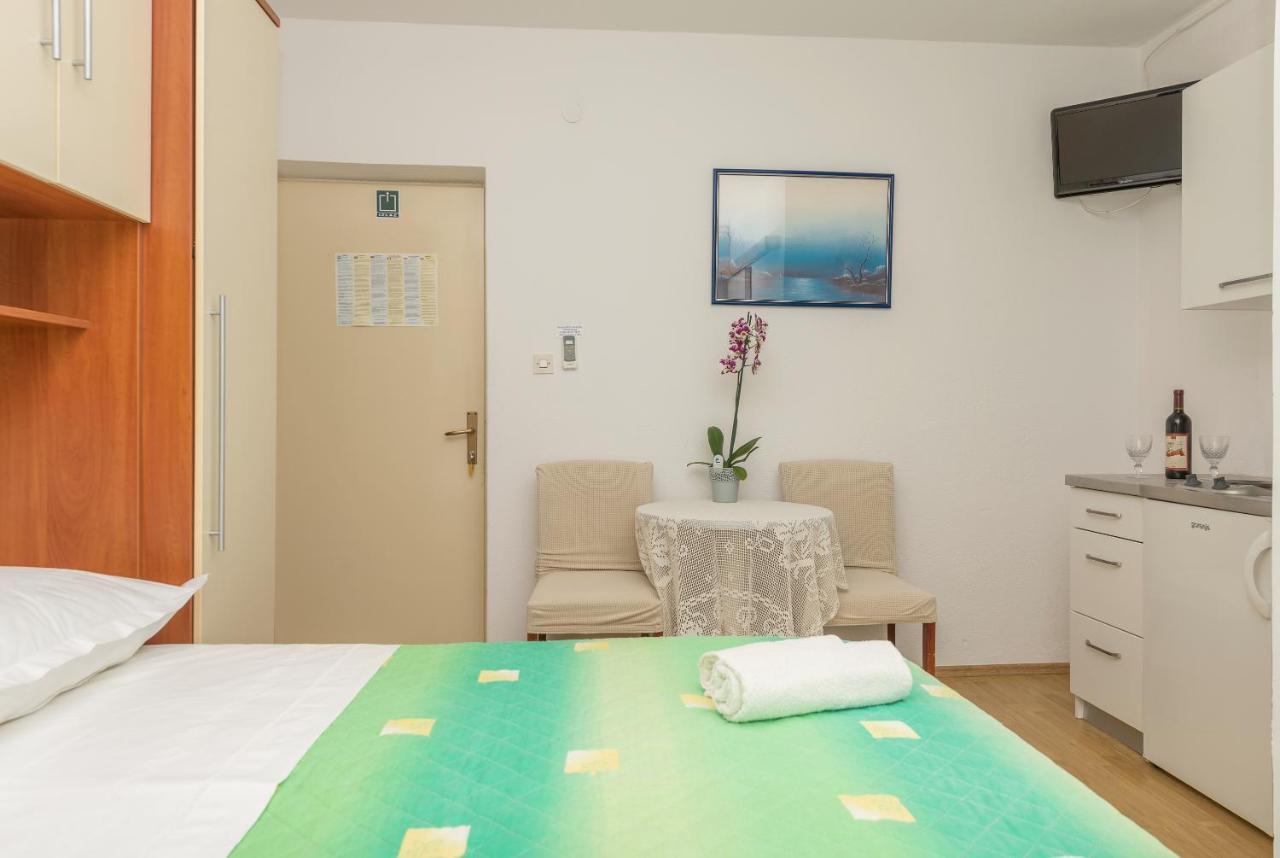 מאקרסקה Apartments Dalmato מראה חיצוני תמונה