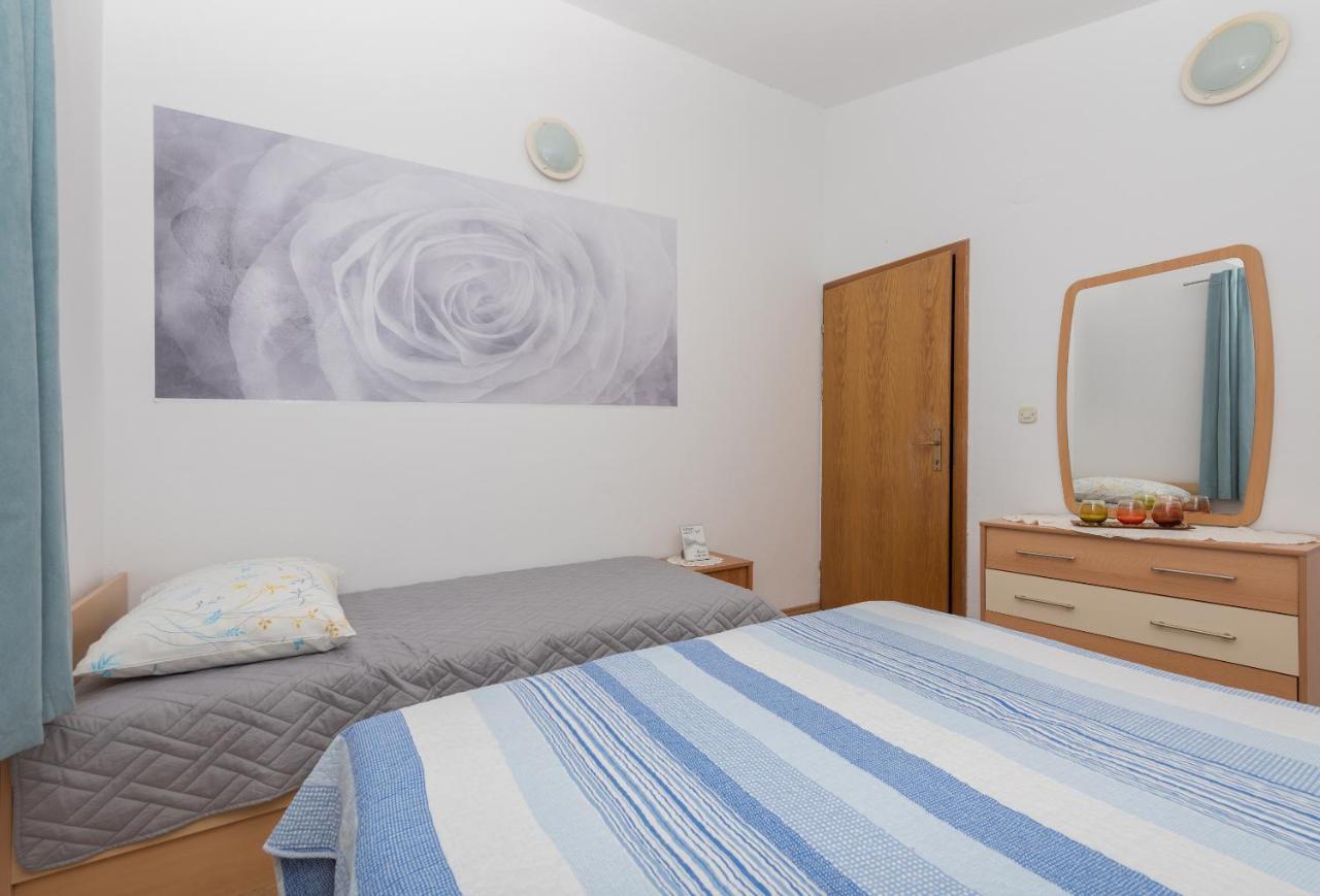 מאקרסקה Apartments Dalmato מראה חיצוני תמונה